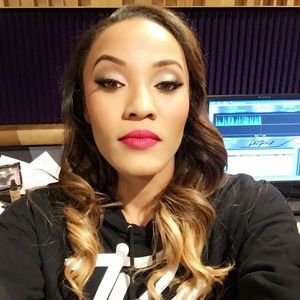 Meet your Posher, Real